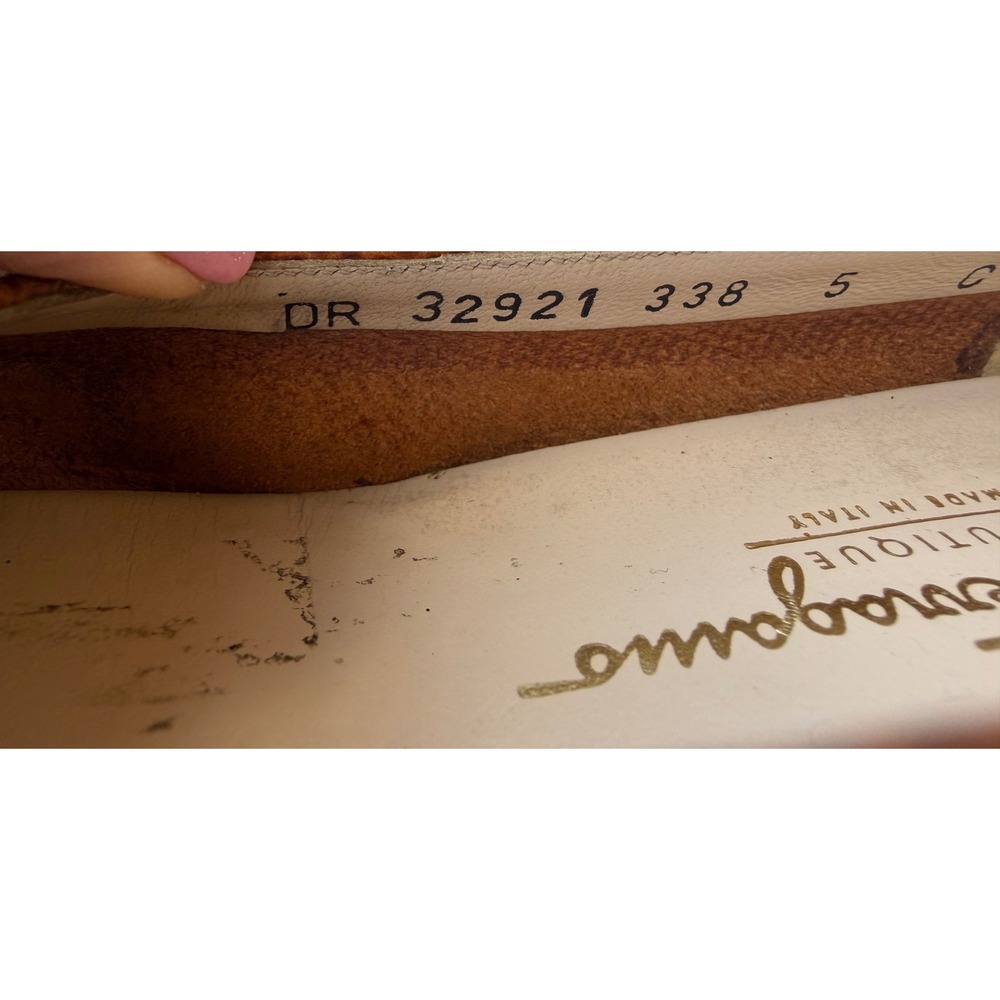 Salvatore Ferragamo Vara Bundle 2 Pairs‎ Brown Taupe Pumps Sz 5 and 6 - Picture 6 of 8